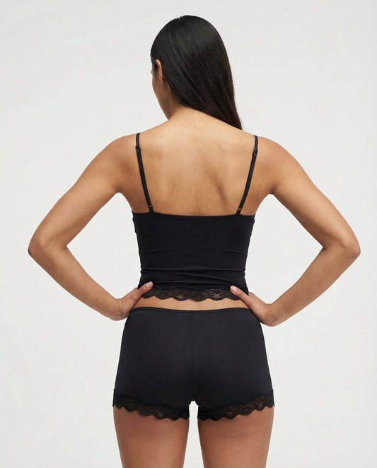 Pijama Suave de Top y Shorts con Encaje Ondulado